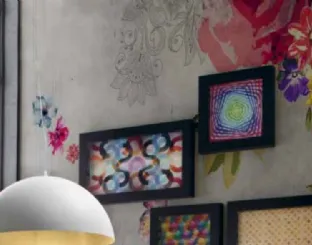 Carta da parati con grandi fiori colorati Ken di Adriani e Rossi