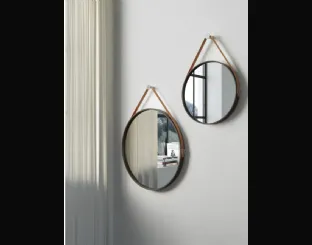 Specchio rotondo Astra in MDF laccato con cinghia in cuoio di Doimo Salotti