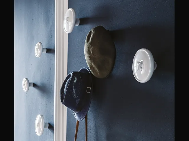 Appendiabiti Bottone in poliuretano rigido verniciato bianco madreperla di Cattelan Italia
