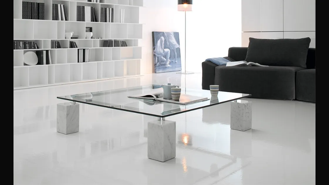 Tavolino con base in marmo e piano in cristallo Dielle di Cattelan Italia