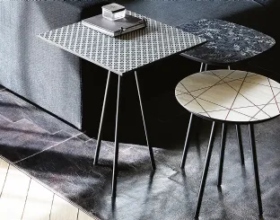 Tavolino in acero serigrafato e base in acciaio Kaos di Cattelan Italia