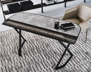 Scrittoio Cocoon Keramik con base in acciaio e piano in ceramica di Cattelan Italia