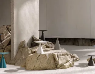 Tavolino Micro Clay in laccato opaco e lucido di Desalto