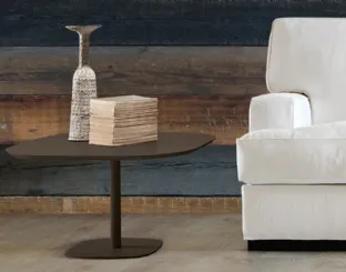 Tavolino Elisse in metallo laccato e top in MDF di Doimo Salotti