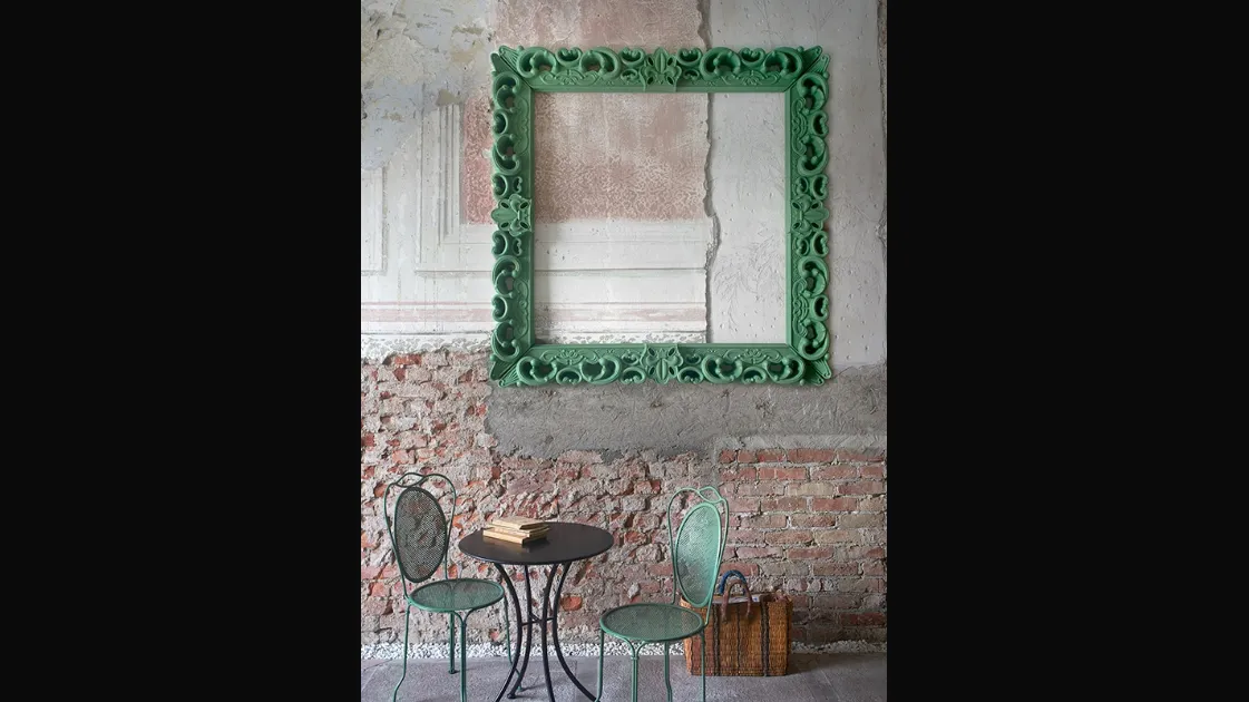 Cornice moderna in polietilene Frame of Love di Slide