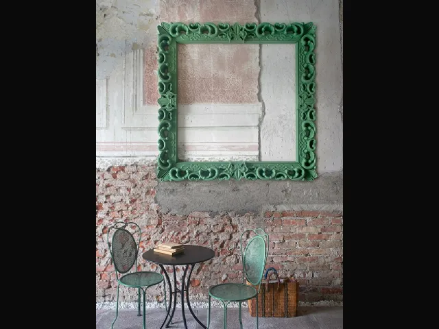 Cornice moderna in polietilene Frame of Love di Slide