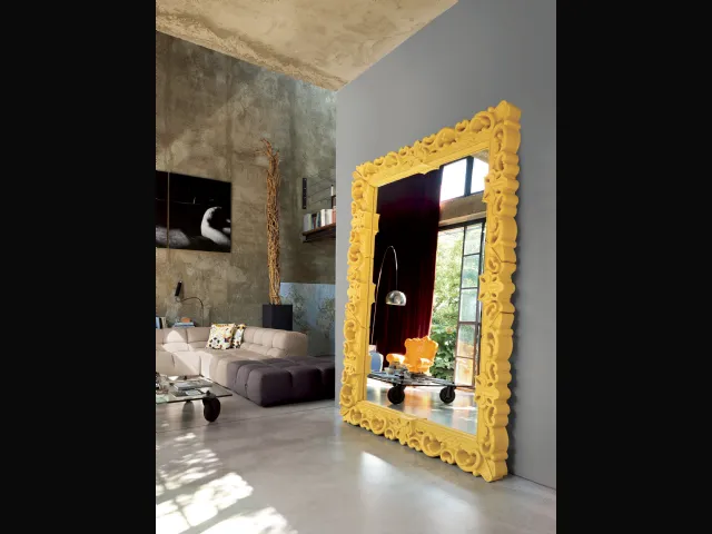 Specchio di design di ispirazione barocca con cornice colorata Mirror of Love di  Slide