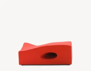 Pouf rosso in polietilene Misfits di Moroso