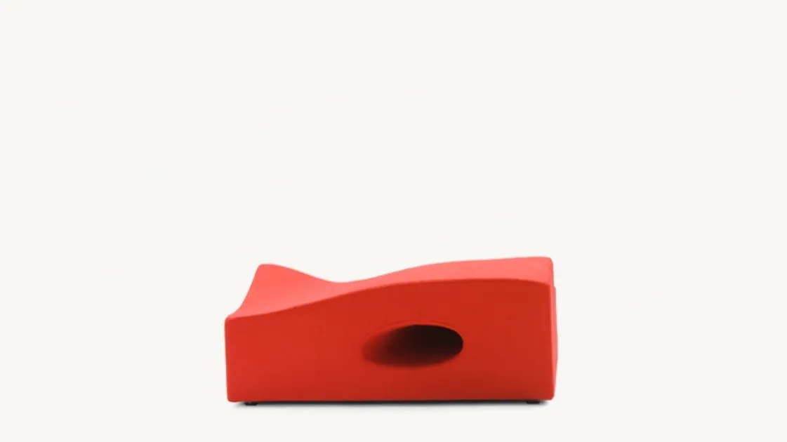 Pouf rosso in polietilene Misfits di Moroso