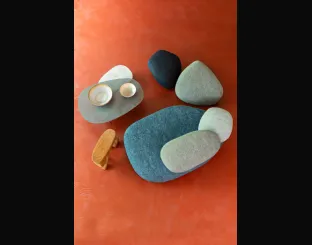 Pouf in tessuto a forma di pietra Pebble Rubble di Moroso