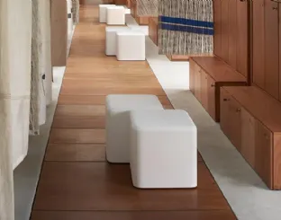 Pouf in poliuretano morbido Soft Cubo di Slide