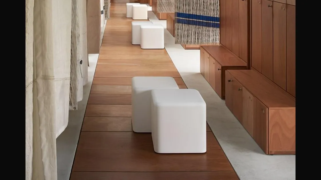 Pouf in poliuretano morbido Soft Cubo di Slide