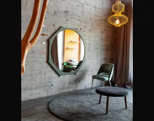 Specchio Colibri con cornice in legno di Rovere di Devina Nais