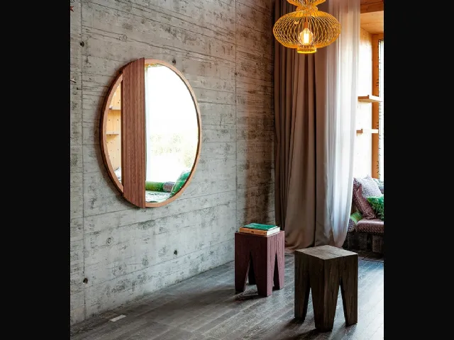 Specchio Zero 16 Rotondo con cornice e decorazione i Rovere massello di Devina Nais