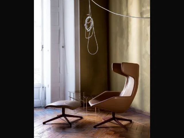 Pouf in pelle con basamento girevole Take a line for a walk di Moroso