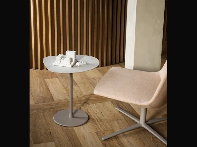 Tavolino Mixit con top in ceramica di Desalto
