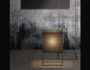 Lampada da tavolo con struttura in metallo e paralume in tessuto Giove di Adriani e Rossi