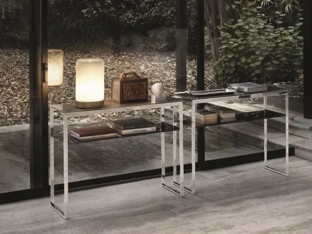 Lampada da tavolo Pop in vetro sfumato bianco con base in acciaio laccato di Bontempi
