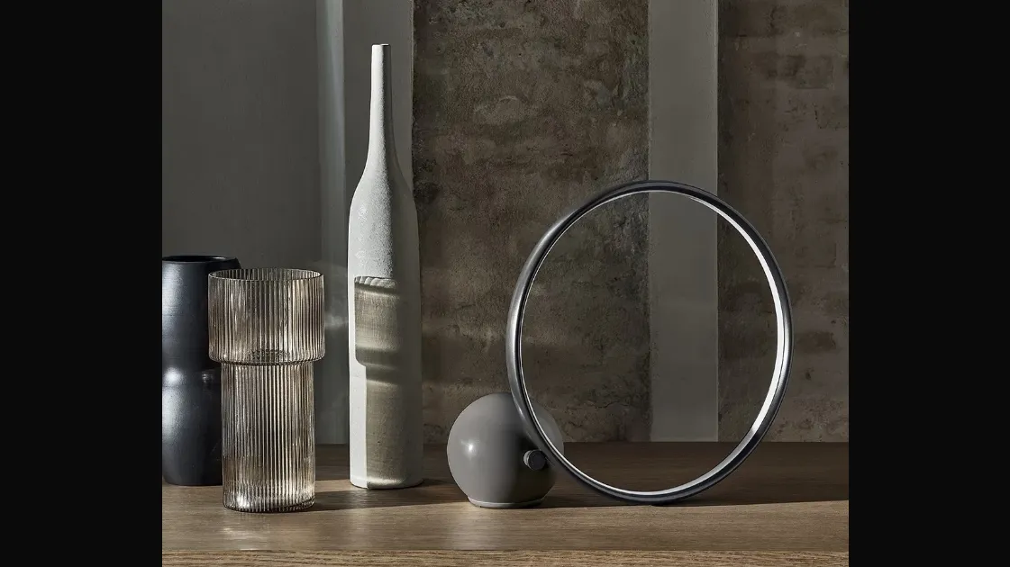 Lampada Circle da tavolo in acciaio laccato antracite di Bontempi