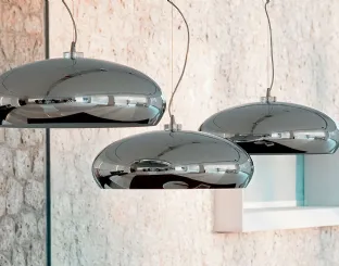 Lampada a sospensione in acciaio cromato a cupola bianca Hublot di Cattelan Italia