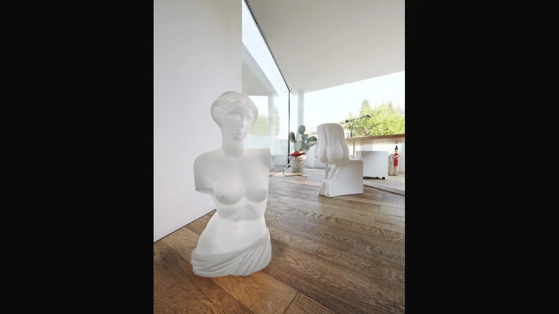 Lampada da terra di design che ricorda la Venere di Milo Venus di Slide