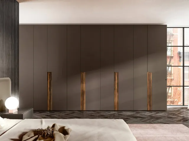 Armadio Key in laccato opaco con inserto Wood XGlass Ebano con ante battenti di Lago