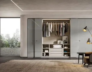 Armadio con ante a pacchetto Sincro in laccato lucido Cenere di Veneran