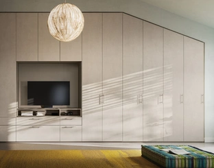 Armadio su misura per mansarde Liscia + M 15 39 di Orme