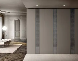 Armadio con ante battenti NOW Quick Grigio in laccato opaco con inserti in vetro finitura effetto tessuto di Lago