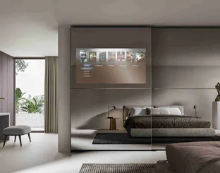 Armadio Visual con ante scorrevoli a specchio con TV di Veneran