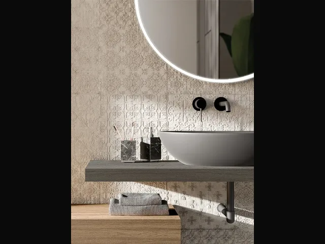 Mobile da Bagno sospeso Composizione B11 in Rovere massello di Devina Nais