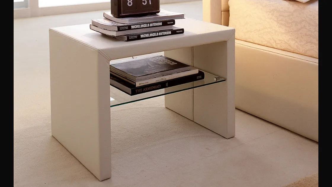 Comodino in legno rivestito in pelle Dorian di Cattelan Italia