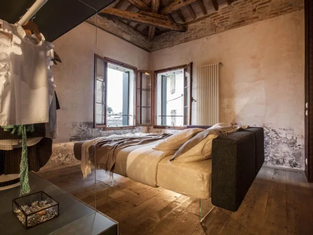 Letto Air con Testiera imbottita in tessuto di Lago