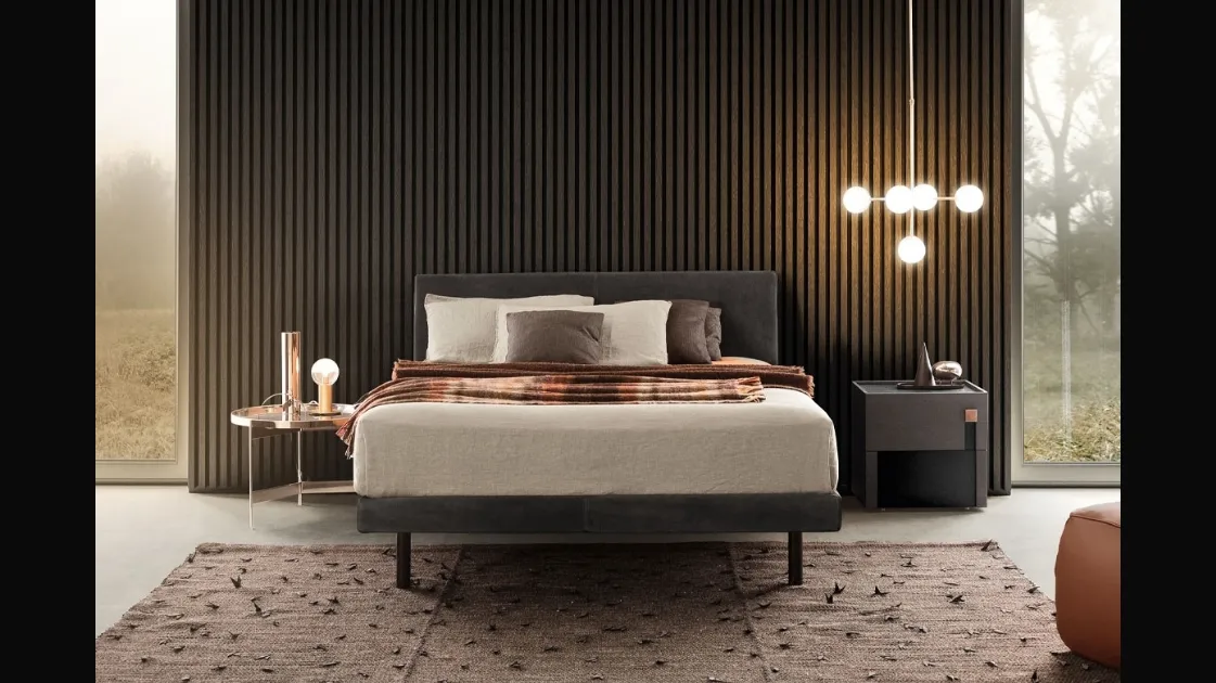 Letto in tessuto con testiera Beta di Pianca