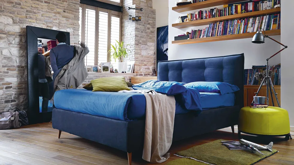 Letto moderno con testiera trapuntata Bob Capitonné di Noctis