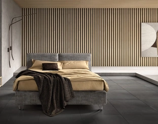 Letto con struttura in legno rivestita in tessuto con testiera regolabile Form di Bside