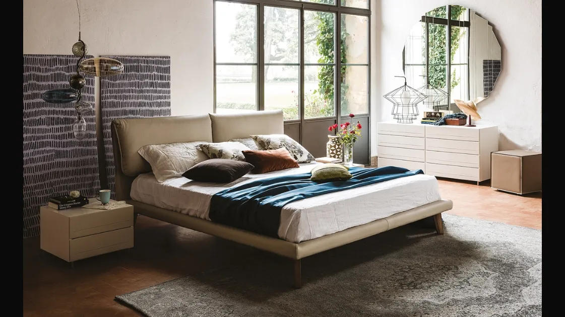 Letto imbottito con testiera Adam di Cattelan Italia