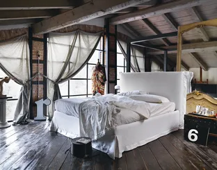 Letto con testiera imbottita Chloè di Noctis