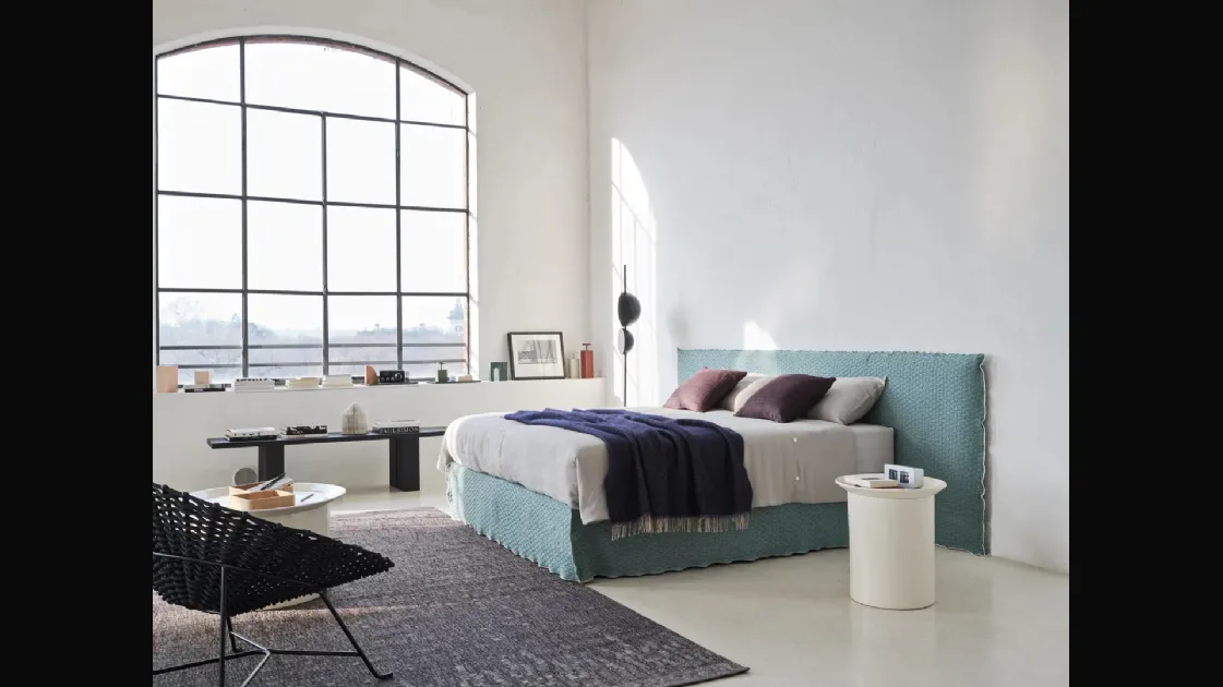 Letto imbottito Easy di Gervasoni