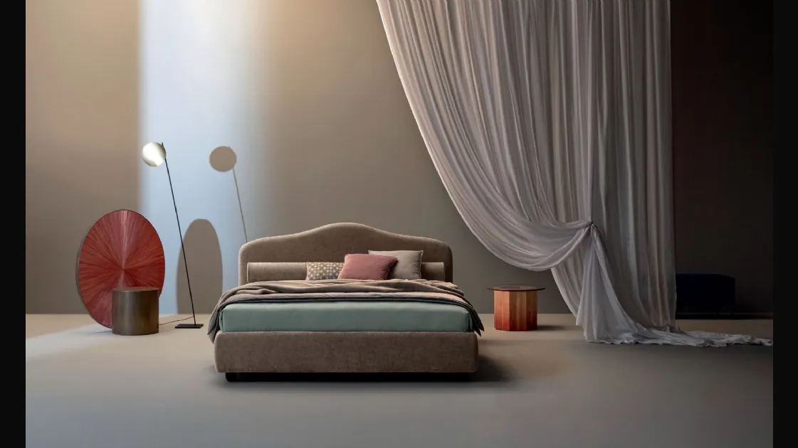 Letto in tessuto con testiera sagomata Medea di Twils