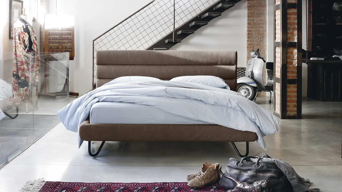 Letto imbottito con testiera Hug 06 di Noctis