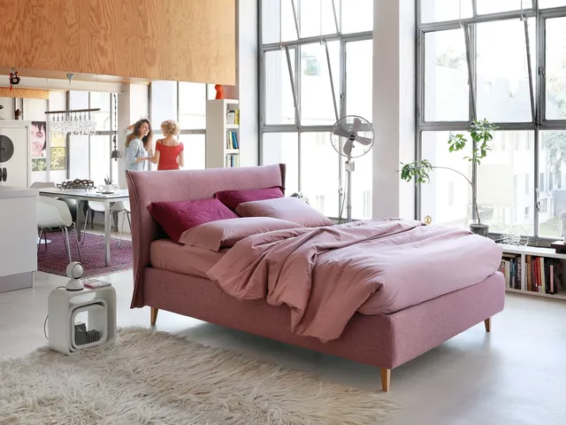 Letto moderno, in tessuto imbottito, con testiera Osaka di Noctis