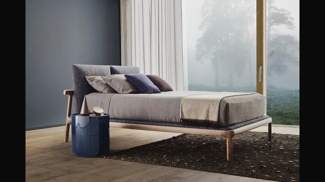 Letto in tessuto e legno massello con testiera Fushimi di Pianca
