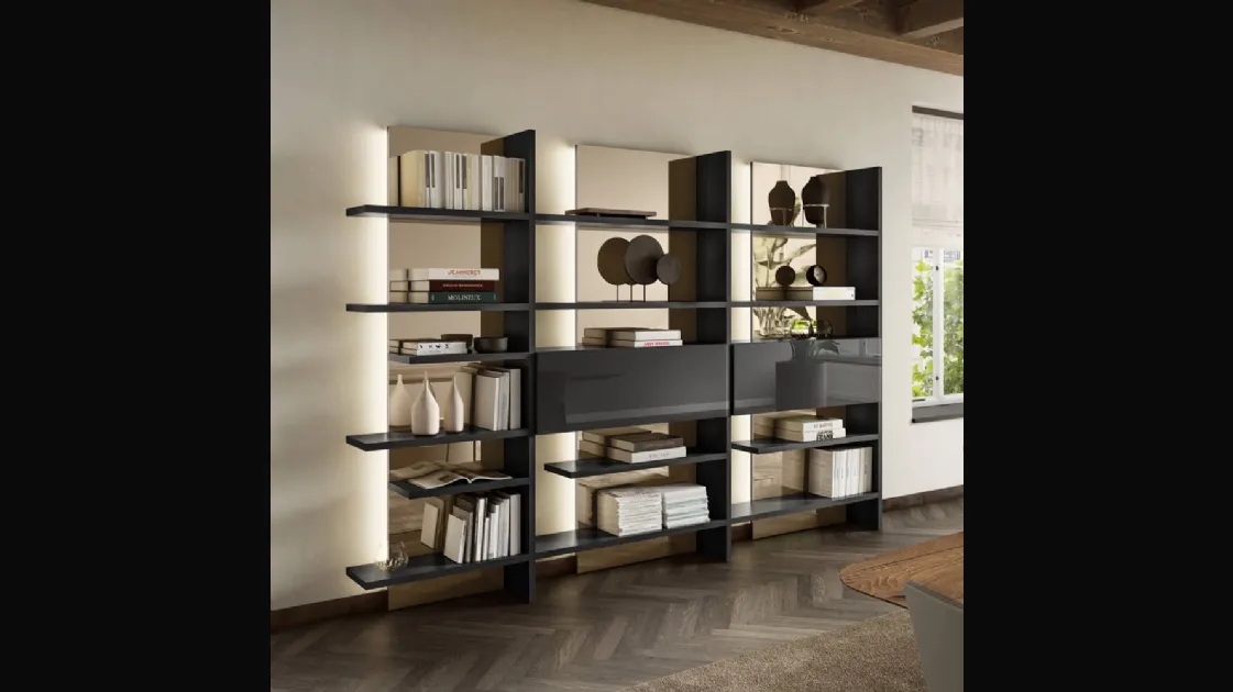 Libreria modulare da parete Pentagram 1457 in laccato lucido con luci a led integrate di Lago