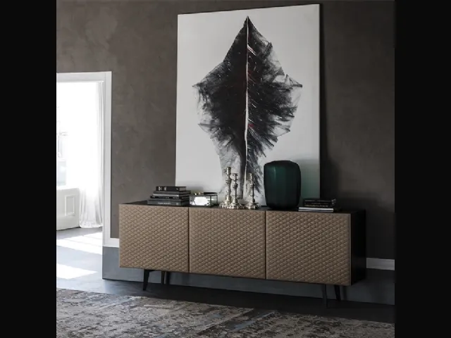 Madia in legno con ante rivestite in ecopelle Absolut di Cattelan Italia