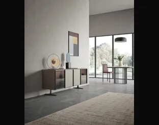 Madia in laccato opaco terra con ante in vetro bronzato e cemento écru Glass 2 di Orme