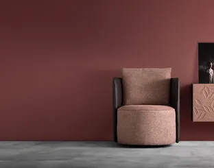 Poltroncina in tessuto e pelle Elder di Samoa