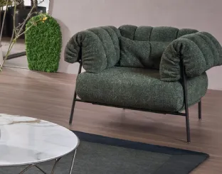 Poltroncina di design in tessuto imbottito Tirella di Bonaldo