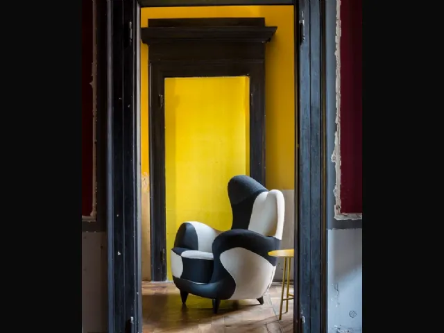 Poltrona di design in tessuto con piedini in faggio Alessandra di Moroso