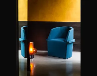 Poltroncina in tessuto con bulloni a vista zincati Assembly di Moroso